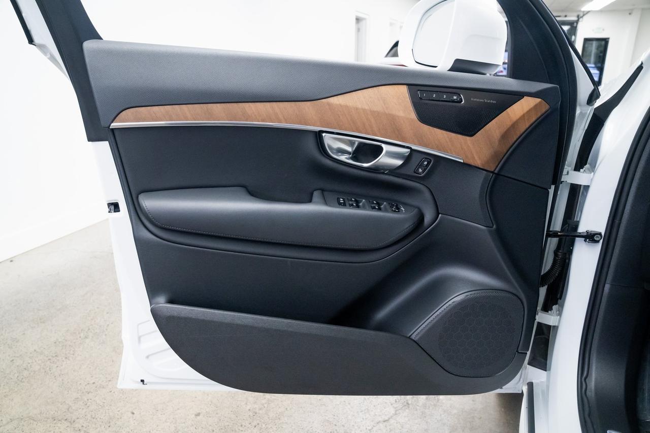 2025 Volvo XC90 Plug-In Hybrid T8 Plus 1-Owner Adaptive Cruise 7-Passenger Portland OR