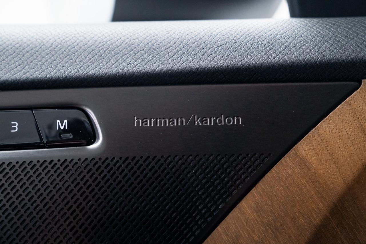 2025 Volvo XC90 Plug-In Hybrid T8 Plus 1-Owner Adaptive Cruise 7-Passenger Portland OR