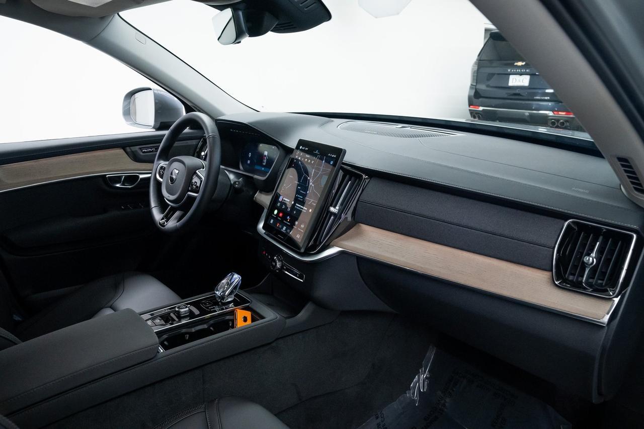 2025 Volvo XC90 Plug-In Hybrid T8 Plus 1 Owner Heated Seats Harman/Kardon Audio Portland OR