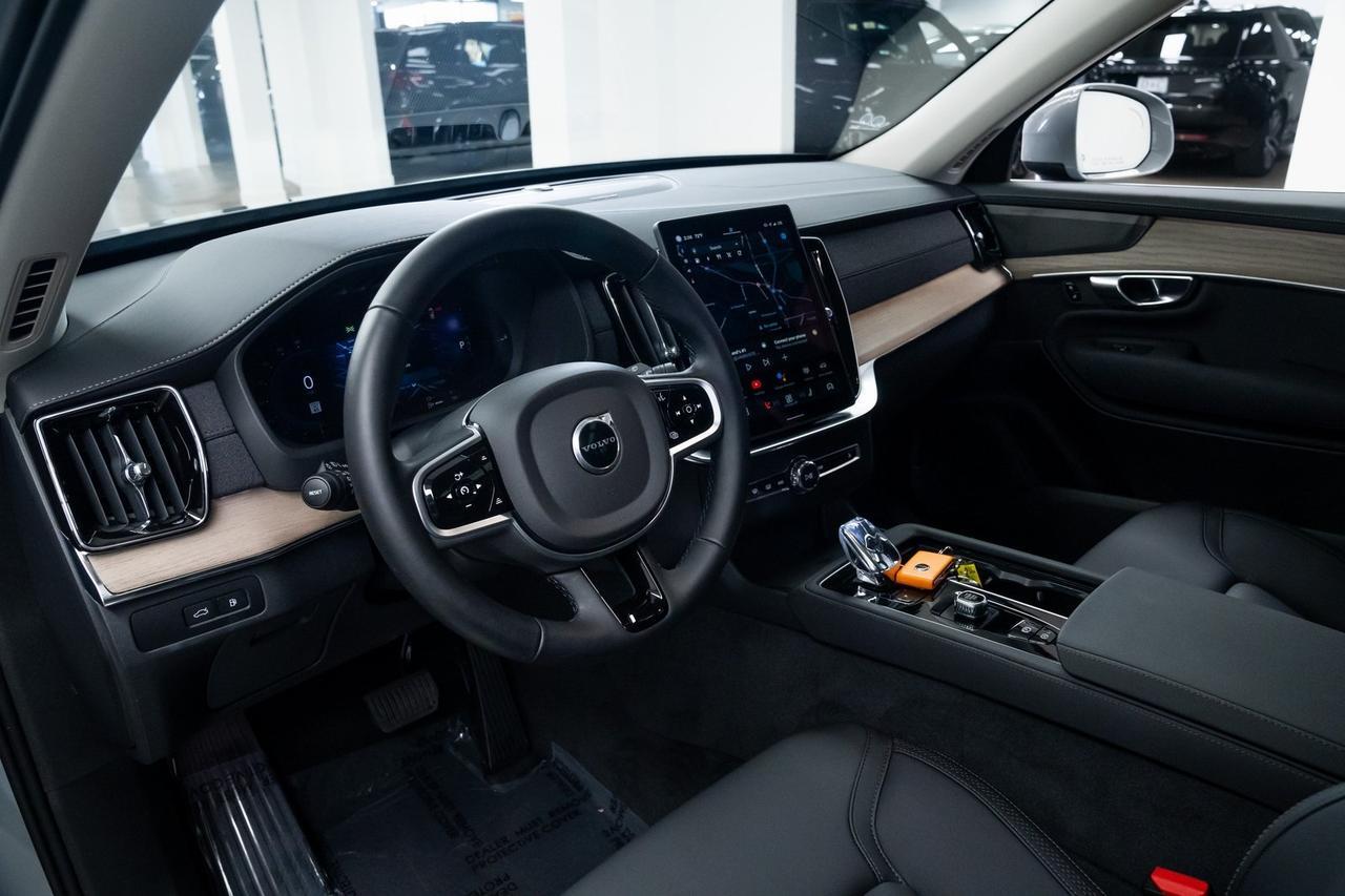 2025 Volvo XC90 Plug-In Hybrid T8 Plus 1 Owner Heated Seats Harman/Kardon Audio Portland OR