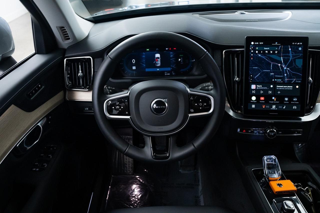 2025 Volvo XC90 Plug-In Hybrid T8 Plus 1 Owner Heated Seats Harman/Kardon Audio Portland OR