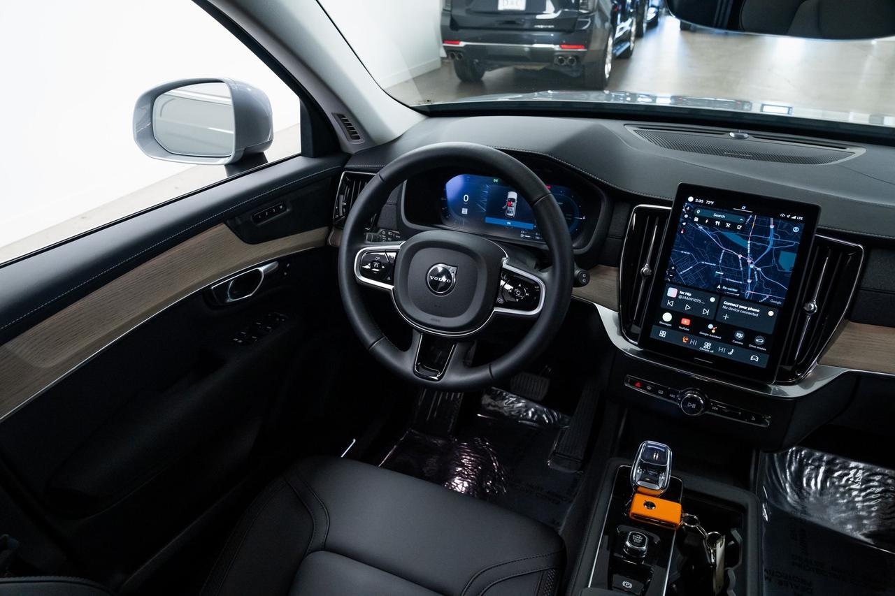 2025 Volvo XC90 Plug-In Hybrid T8 Plus 1 Owner Heated Seats Harman/Kardon Audio Portland OR