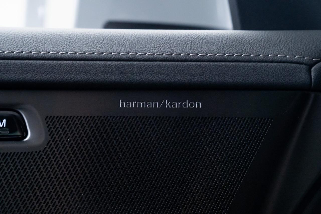 2025 Volvo XC90 Plug-In Hybrid T8 Plus 1 Owner Heated Seats Harman/Kardon Audio Portland OR