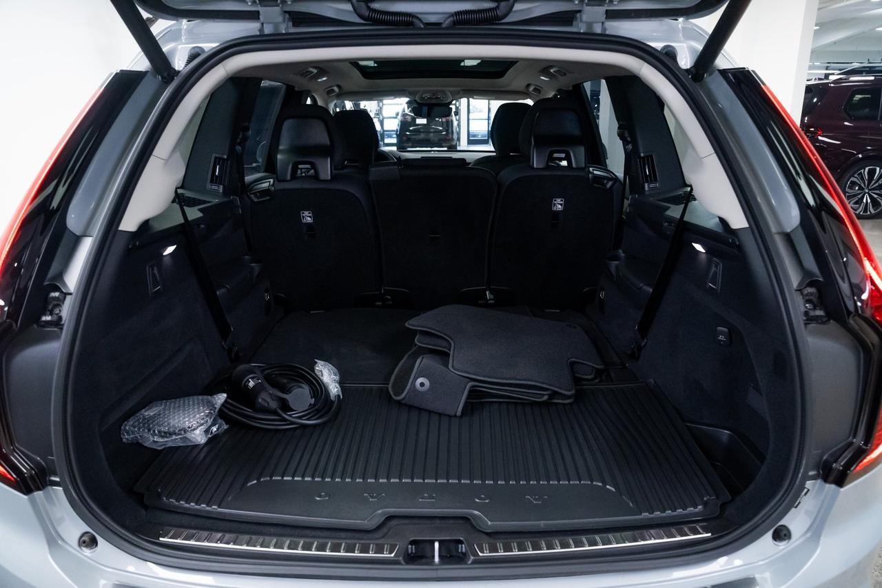 2025 Volvo XC90 Plug-In Hybrid T8 Plus 1 Owner Heated Seats Harman/Kardon Audio Portland OR