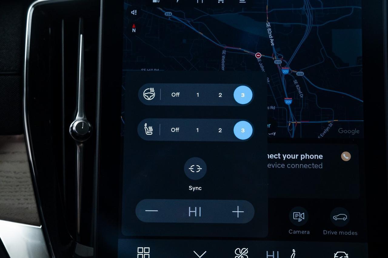 2025 Volvo XC90 Plug-In Hybrid T8 Plus 1 Owner Heated Seats Harman/Kardon Audio Portland OR