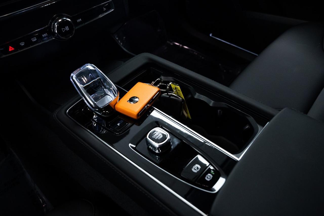 2025 Volvo XC90 Plug-In Hybrid T8 Plus 1 Owner Heated Seats Harman/Kardon Audio Portland OR