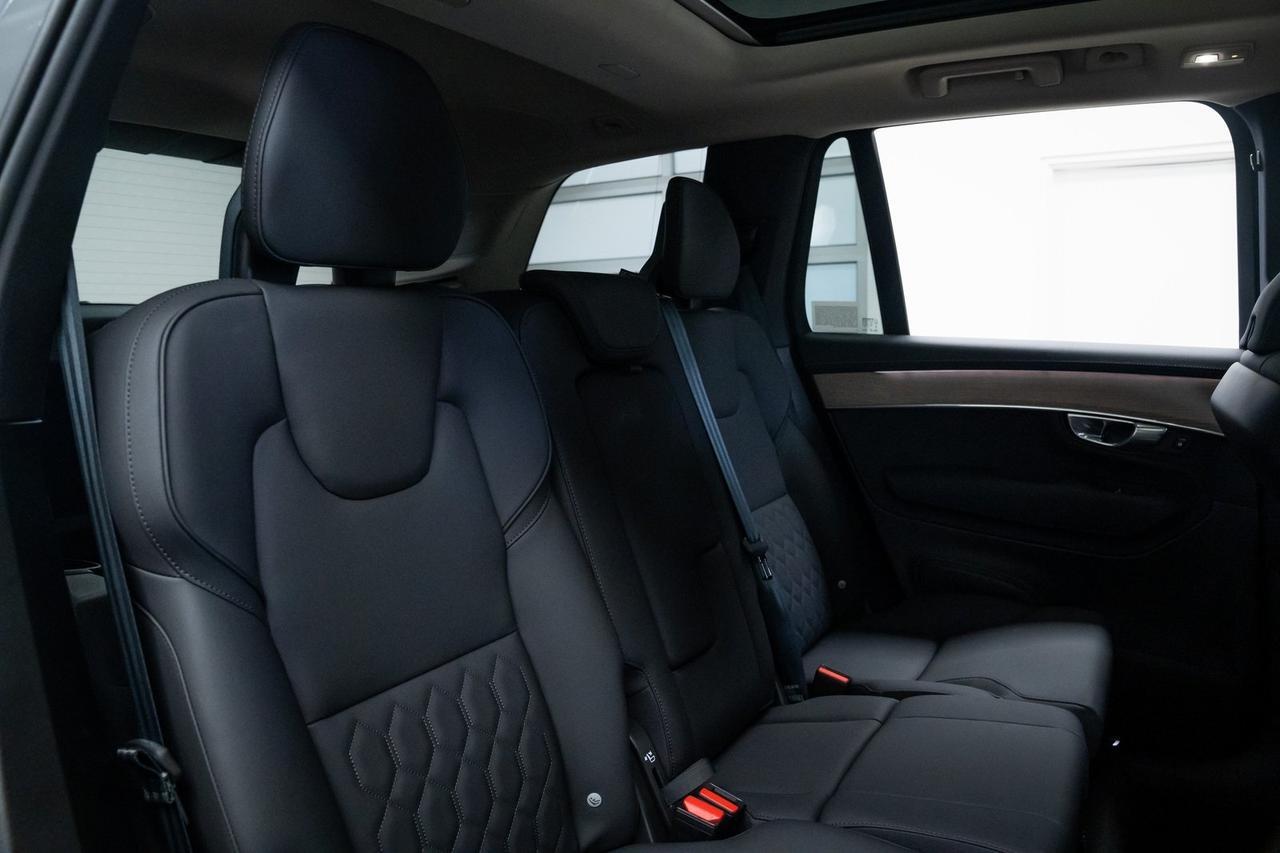 2025 Volvo XC90 Plug-In Hybrid T8 Plus 1 Owner Heated Seats Harman/Kardon Audio Portland OR