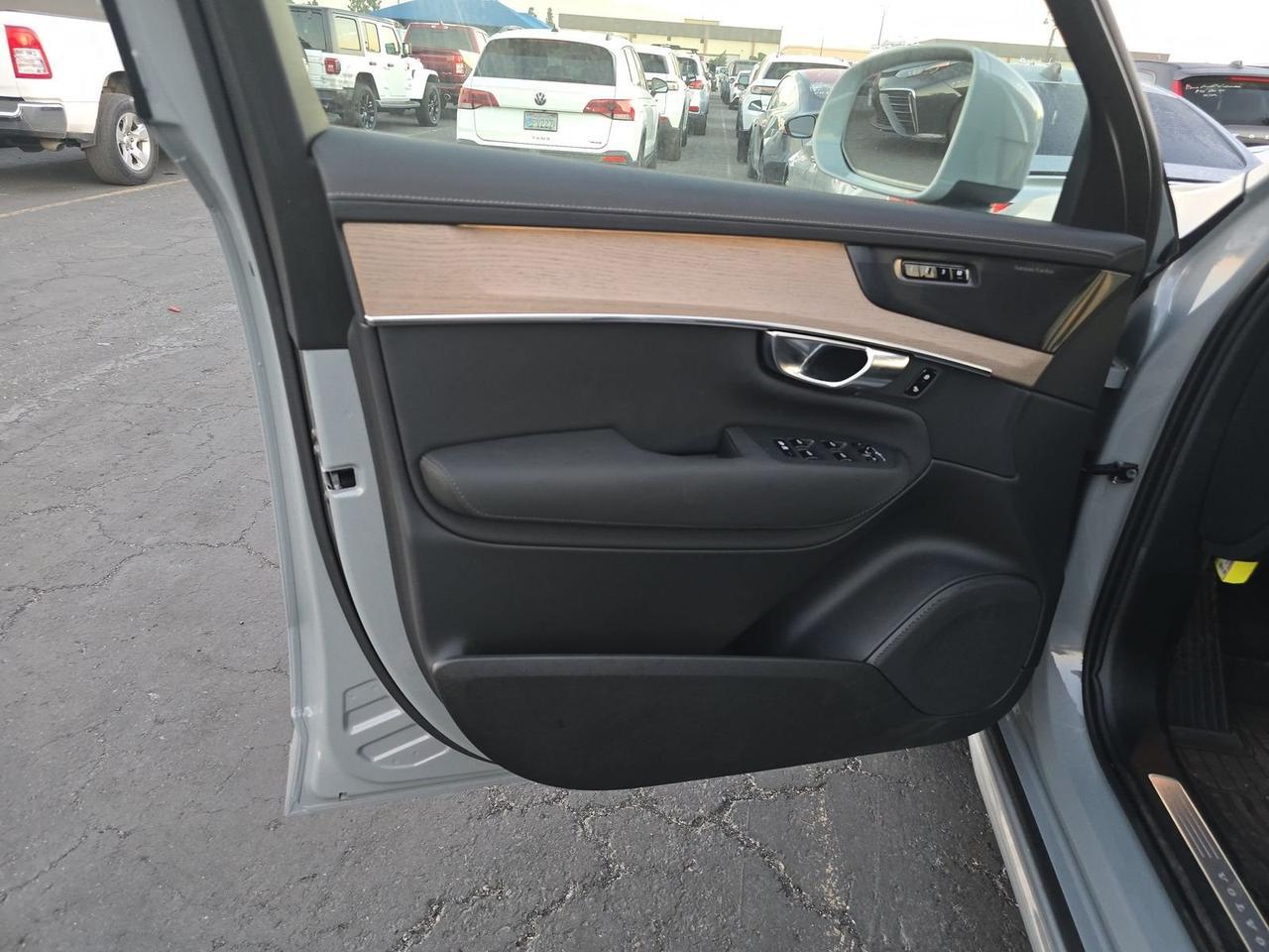 2025 Volvo XC90 Plug-In Hybrid T8 Plus 7 Passenger 2025.5 Harman Kardon Sound Adaptive Cr Portland OR