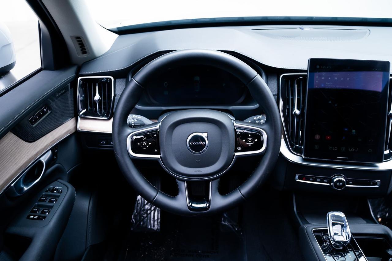2025 Volvo XC90 Plug-In Hybrid T8 Plus 7 Passenger Harman Kardon Sound Adaptive Portland OR