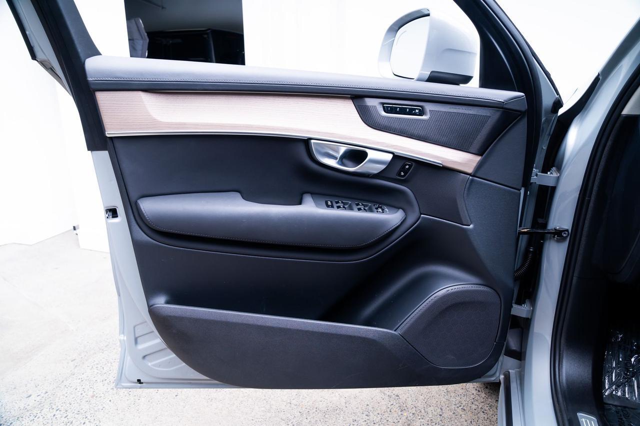 2025 Volvo XC90 Plug-In Hybrid T8 Plus 7 Passenger Harman Kardon Sound Adaptive Portland OR