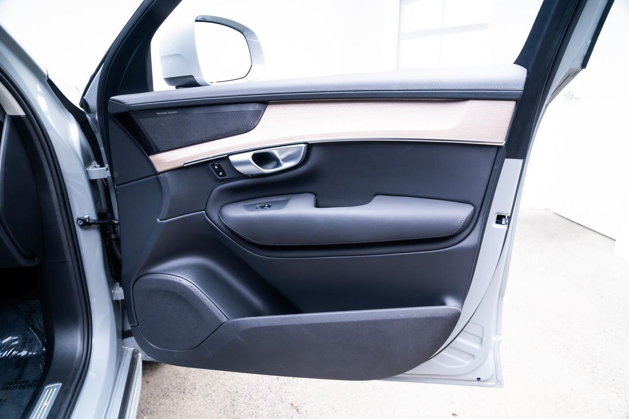 2025 Volvo XC90 Plug-In Hybrid T8 Plus 7 Passenger Harman Kardon Sound Adaptive Portland OR