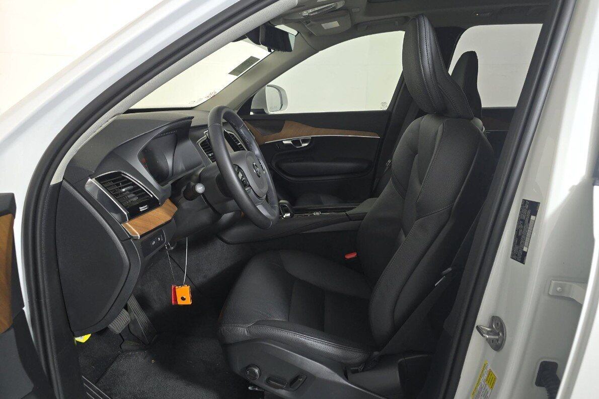 2025 Volvo XC90 Plug-In Hybrid T8 Plus 7 Passenger Portland OR