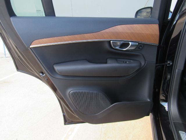 2025 Volvo XC90 Plug-In Hybrid T8 Plus 7-Seater Plano TX