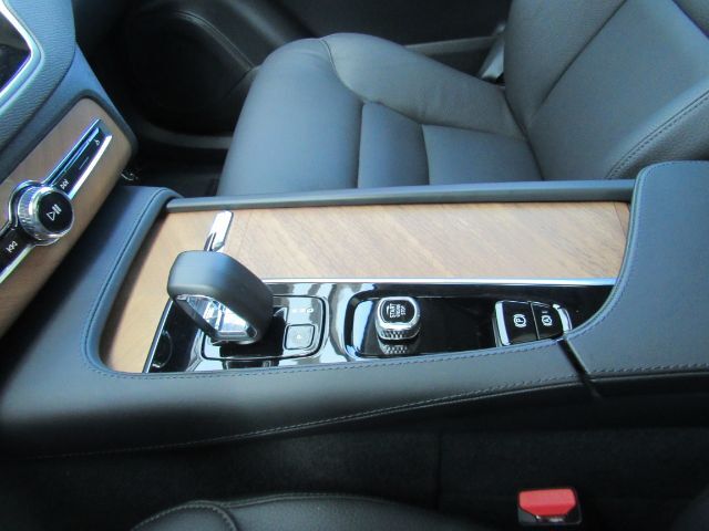 2025 Volvo XC90 Plug-In Hybrid T8 Plus 7-Seater Plano TX