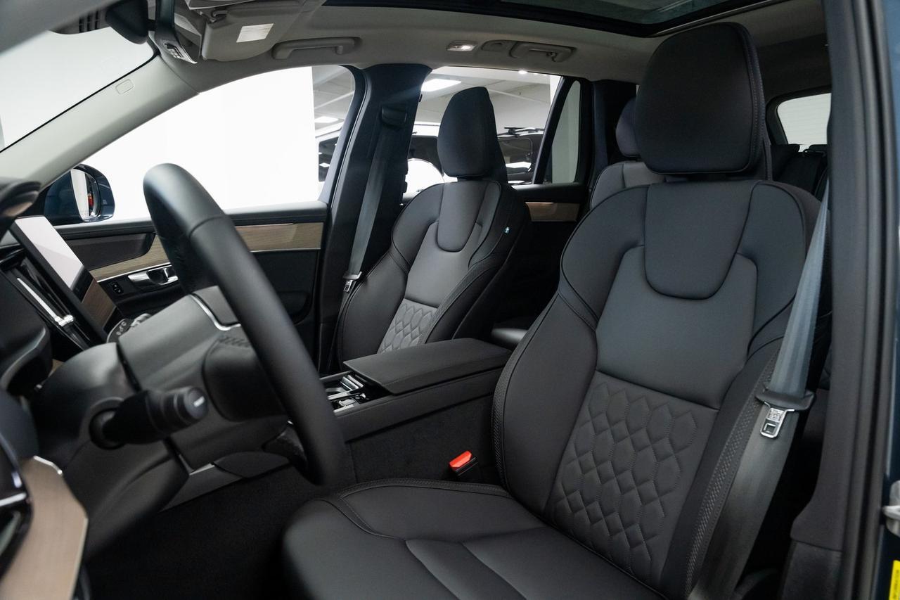 2025 Volvo XC90 Plug-In Hybrid T8 Plus Heated Seats Harman/Kardon Audio Portland OR