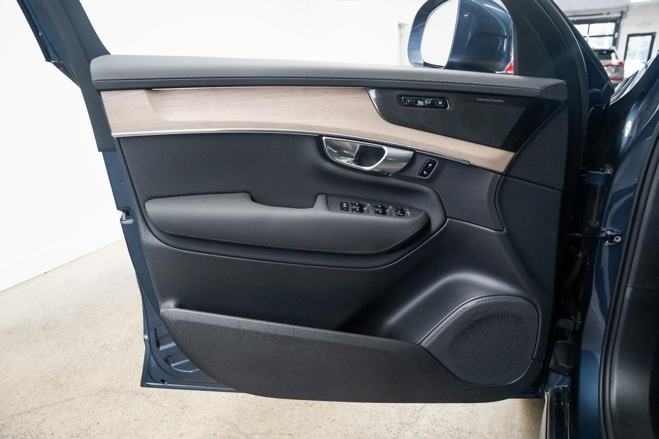 2025 Volvo XC90 Plug-In Hybrid T8 Plus Heated Seats Harman/Kardon Audio Portland OR