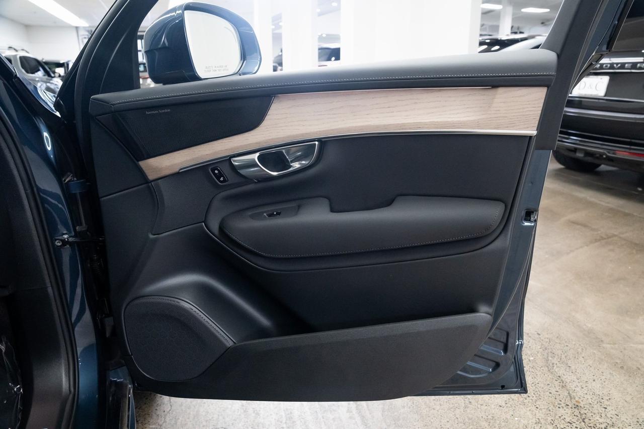 2025 Volvo XC90 Plug-In Hybrid T8 Plus Heated Seats Harman/Kardon Audio Portland OR