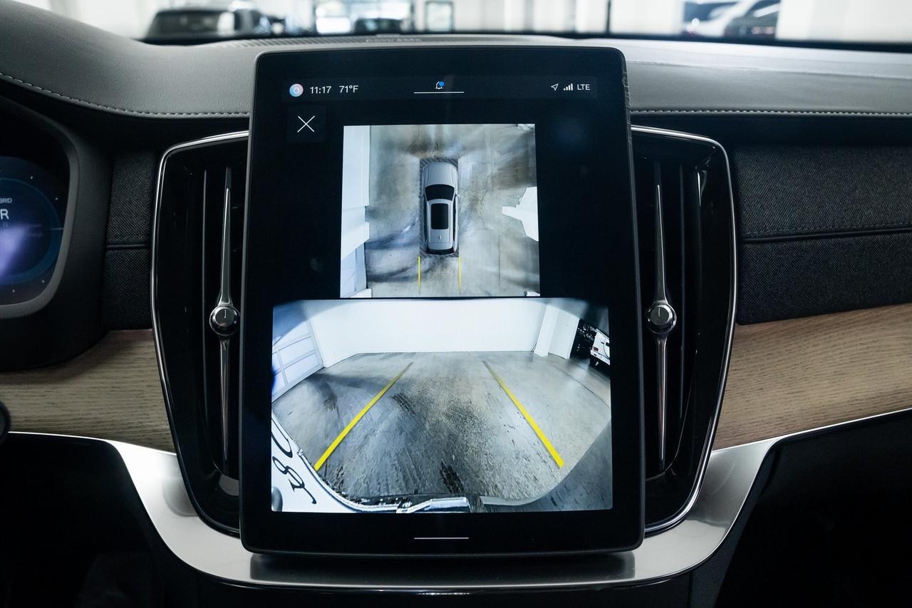 2025 Volvo XC90 Plug-In Hybrid T8 Plus Heated Seats Harman/Kardon Audio Portland OR