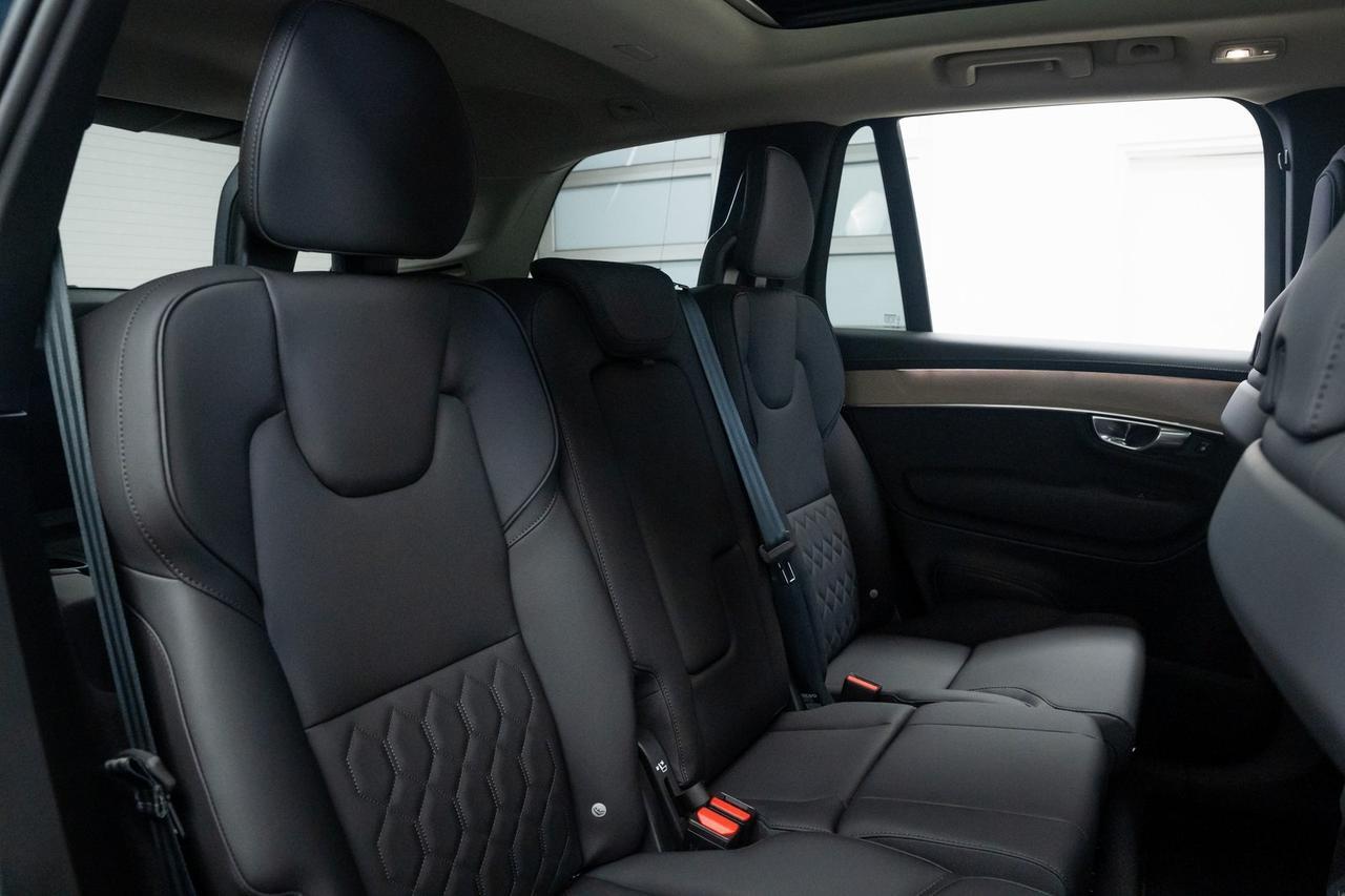 2025 Volvo XC90 Plug-In Hybrid T8 Plus Heated Seats Harman/Kardon Audio Portland OR
