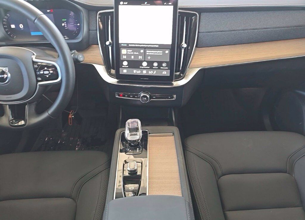 2025 Volvo XC90 Plug-In Hybrid T8 Plus Portland OR