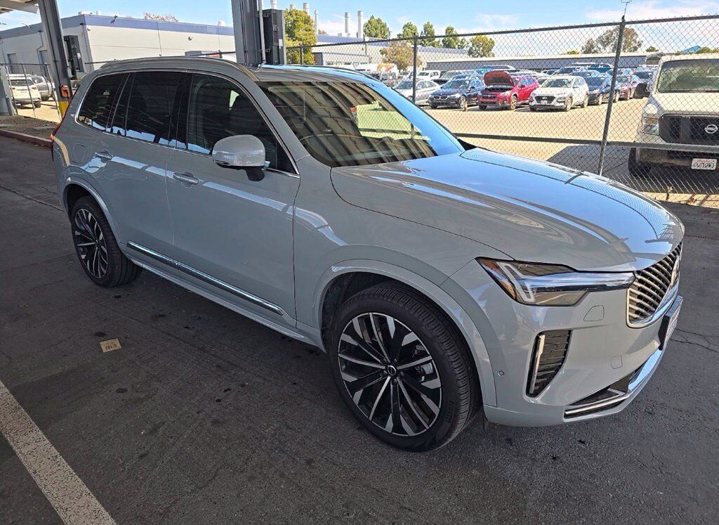 2025 Volvo XC90 Plug-In Hybrid T8 Plus Portland OR