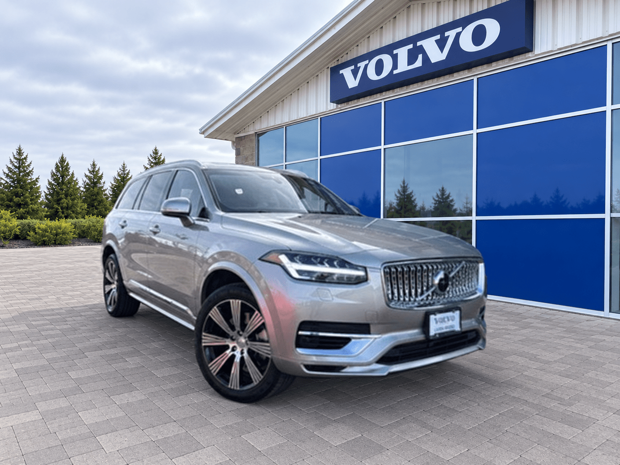 2025 Volvo XC90 Plug-In Hybrid T8 Plus
