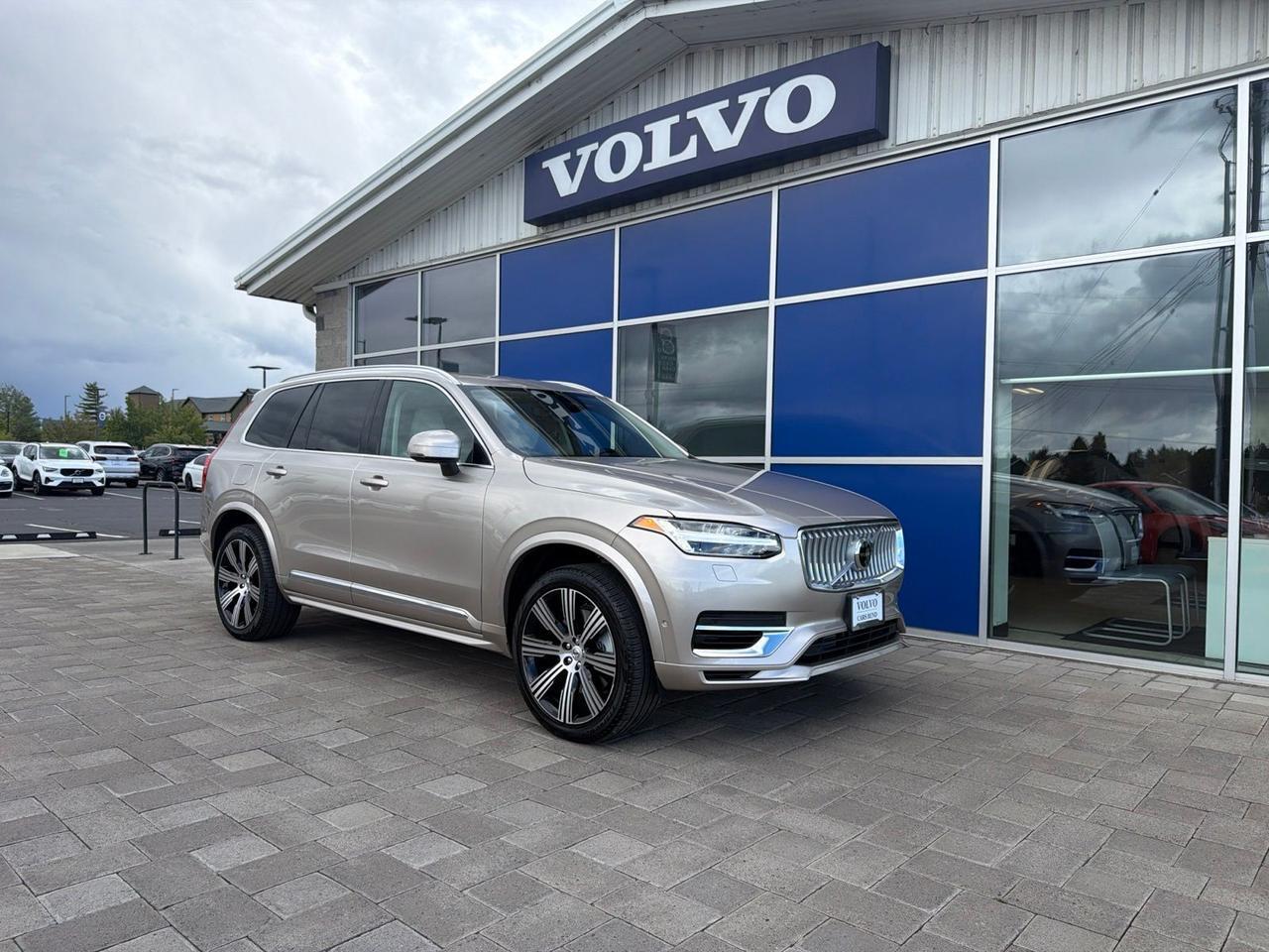 2025 Volvo XC90 Plug-In Hybrid T8 Plus
