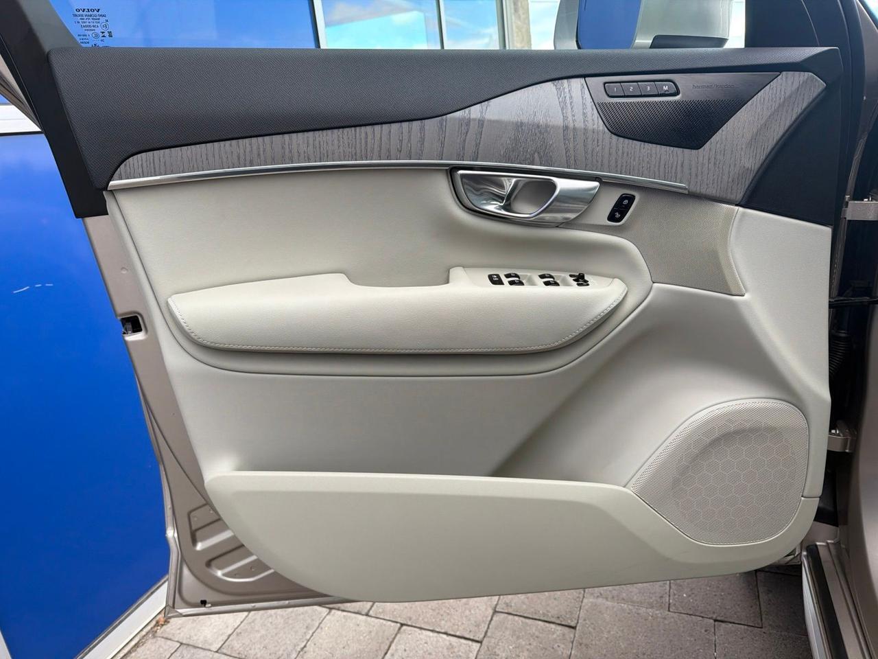 2025 Volvo XC90 Plug-In Hybrid T8 Plus Bend OR