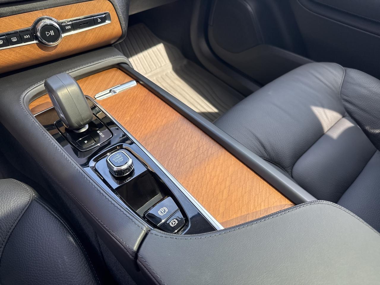 2025 Volvo XC90 Plug-In Hybrid T8 Plus Bend OR