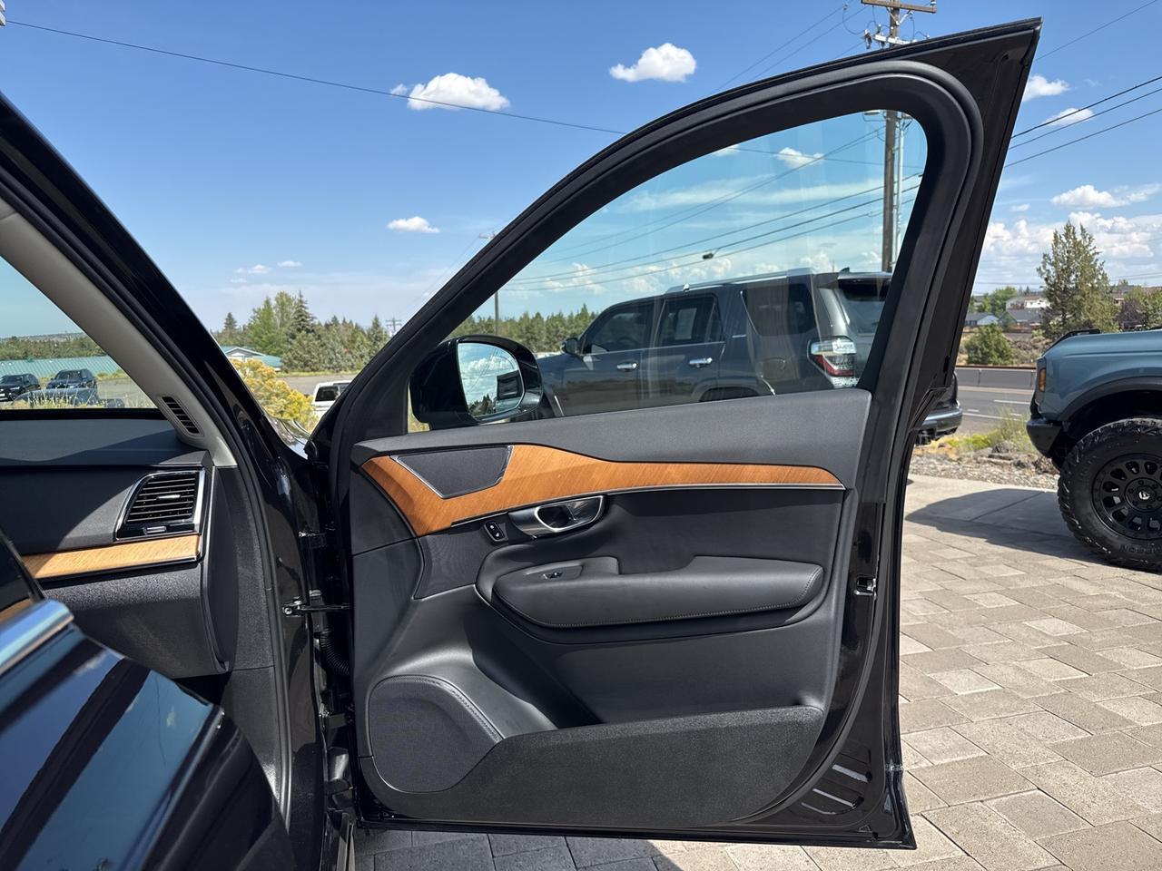 2025 Volvo XC90 Plug-In Hybrid T8 Plus Bend OR