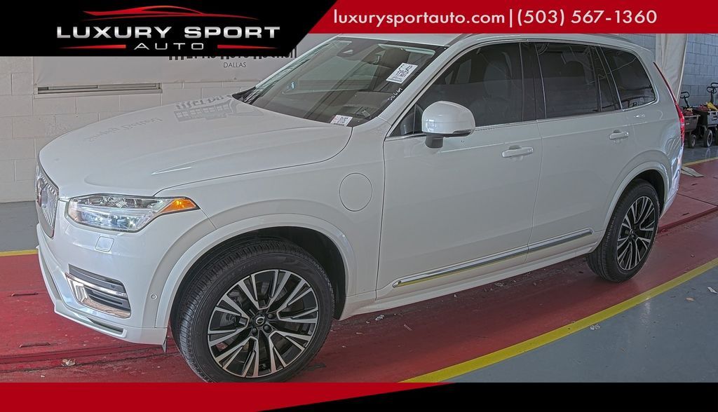 2025 Volvo XC90 Plug-In Hybrid T8 Plus