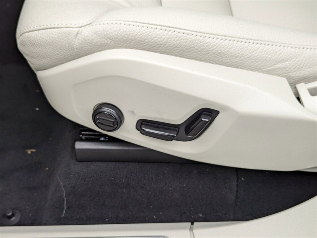 2025 Volvo XC90 Plug-In Hybrid T8 Plus Hunt Valley MD