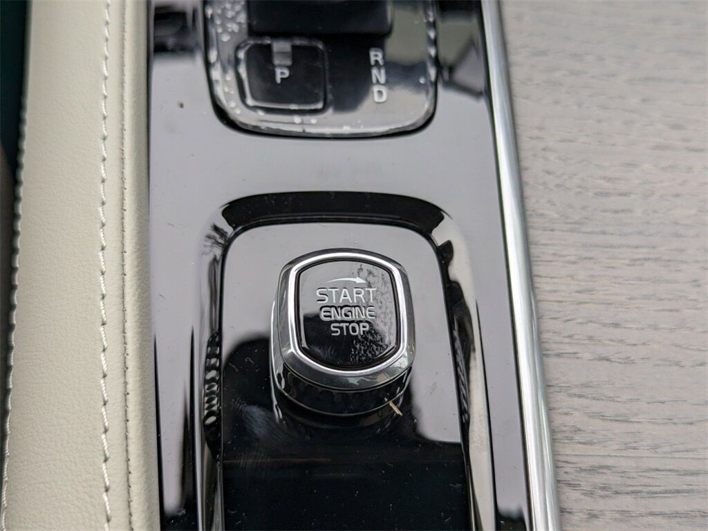 2025 Volvo XC90 Plug-In Hybrid T8 Plus Hunt Valley MD