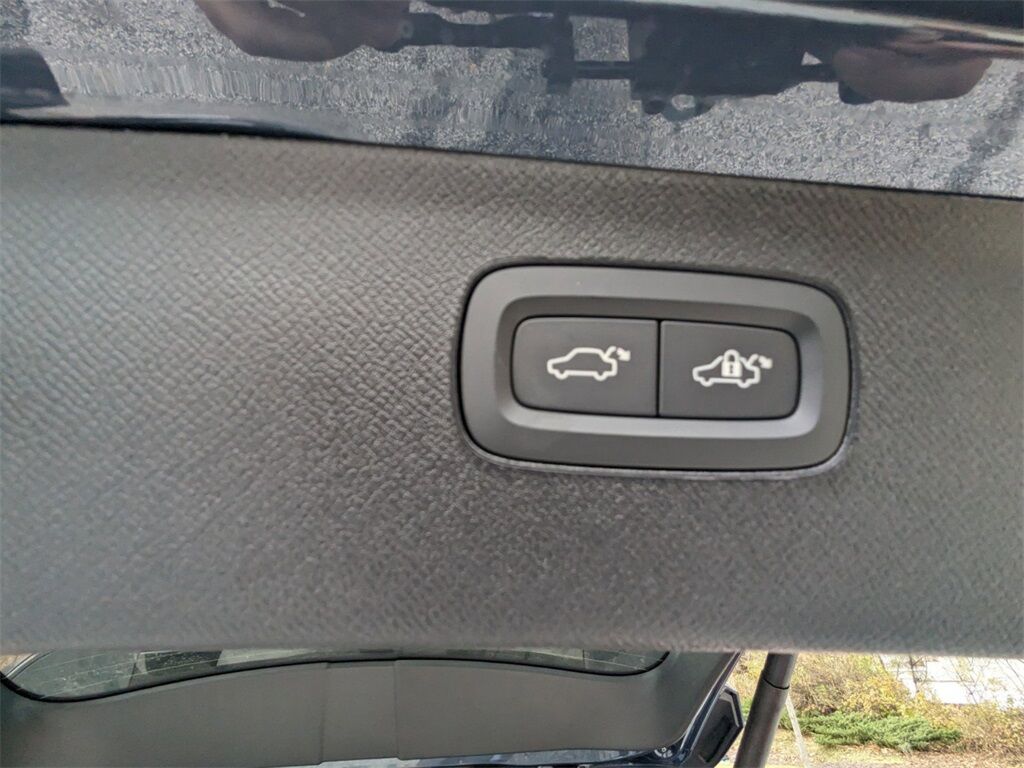 2025 Volvo XC90 Plug-In Hybrid T8 Plus Hunt Valley MD