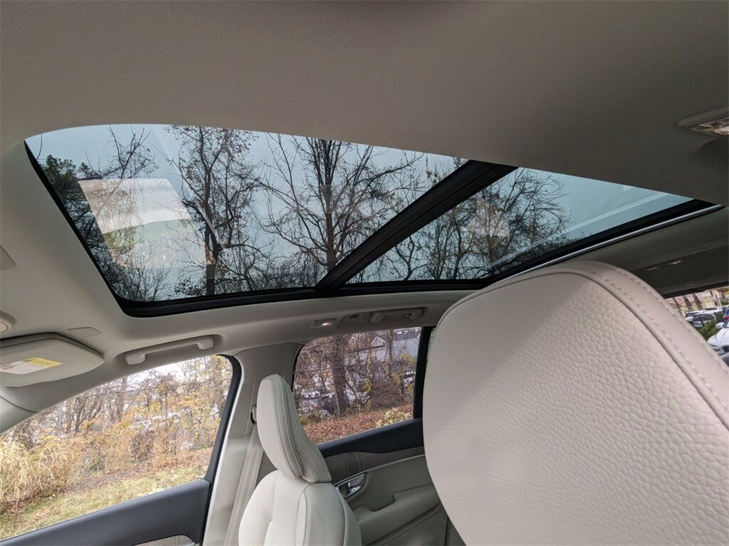 2025 Volvo XC90 Plug-In Hybrid T8 Plus Hunt Valley MD