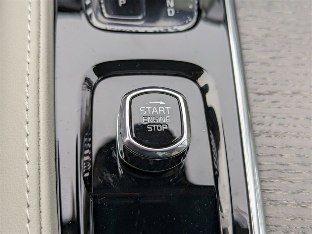 2025 Volvo XC90 Plug-In Hybrid T8 Plus Hunt Valley MD