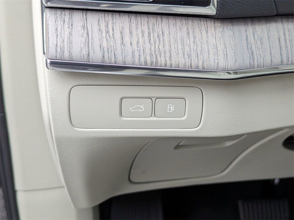 2025 Volvo XC90 Plug-In Hybrid T8 Plus Hunt Valley MD