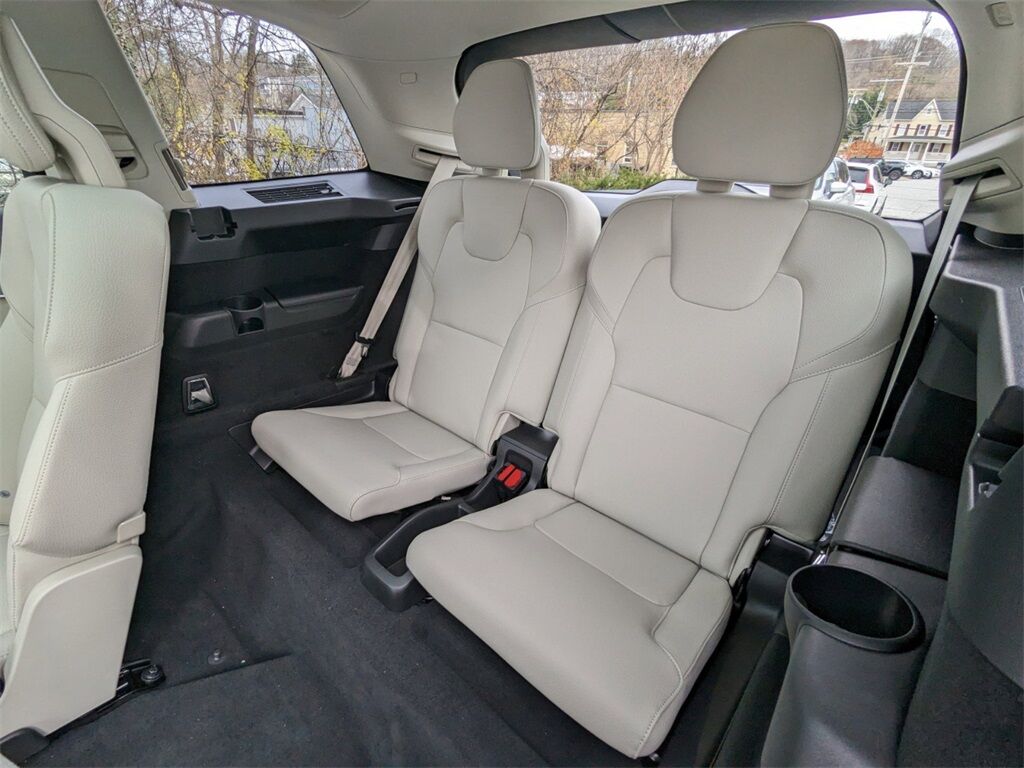 2025 Volvo XC90 Plug-In Hybrid T8 Plus Hunt Valley MD