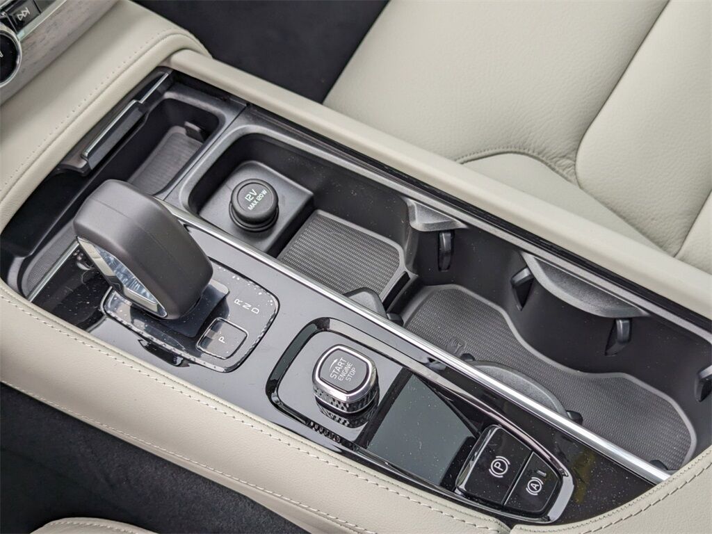 2025 Volvo XC90 Plug-In Hybrid T8 Plus Hunt Valley MD