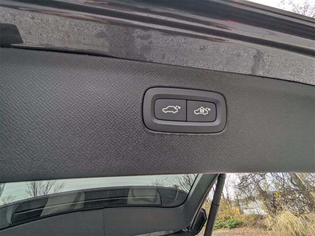 2025 Volvo XC90 Plug-In Hybrid T8 Plus Hunt Valley MD