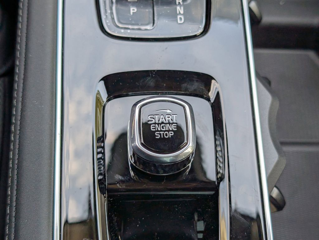 2025 Volvo XC90 Plug-In Hybrid T8 Plus Hunt Valley MD