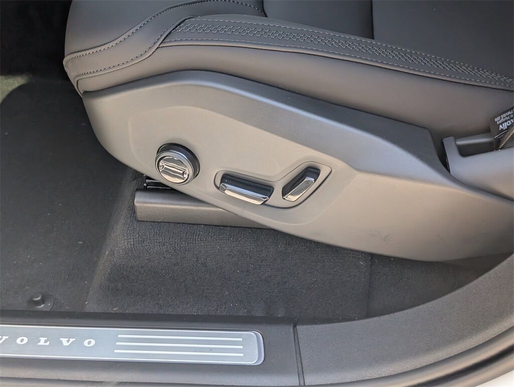 2025 Volvo XC90 Plug-In Hybrid T8 Plus Hunt Valley MD