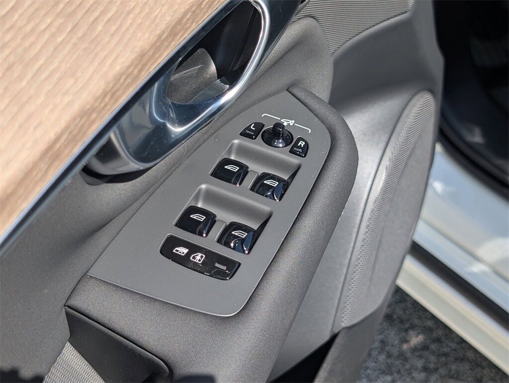 2025 Volvo XC90 Plug-In Hybrid T8 Plus Hunt Valley MD