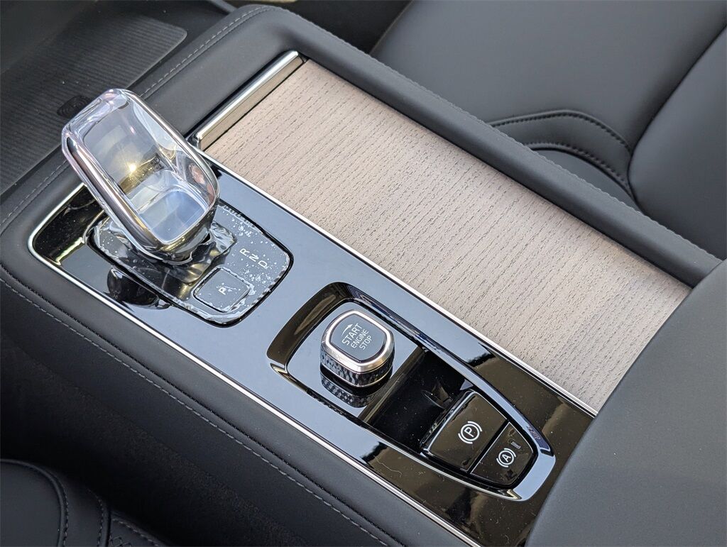 2025 Volvo XC90 Plug-In Hybrid T8 Plus Hunt Valley MD