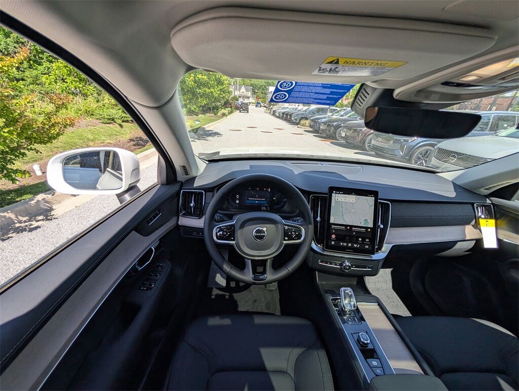2025 Volvo XC90 Plug-In Hybrid T8 Plus Hunt Valley MD