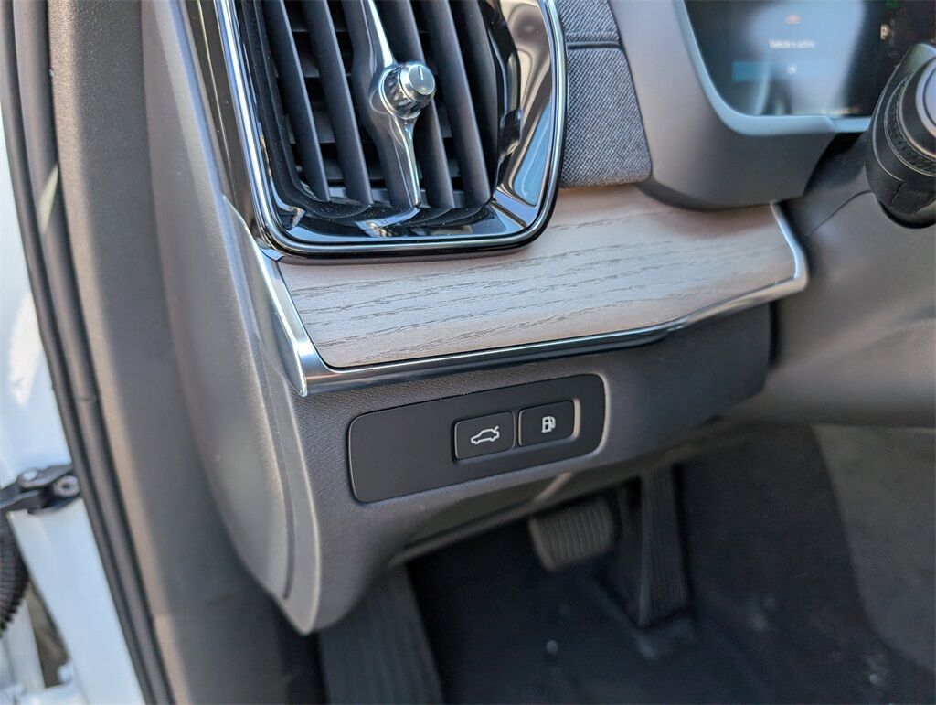 2025 Volvo XC90 Plug-In Hybrid T8 Plus Hunt Valley MD