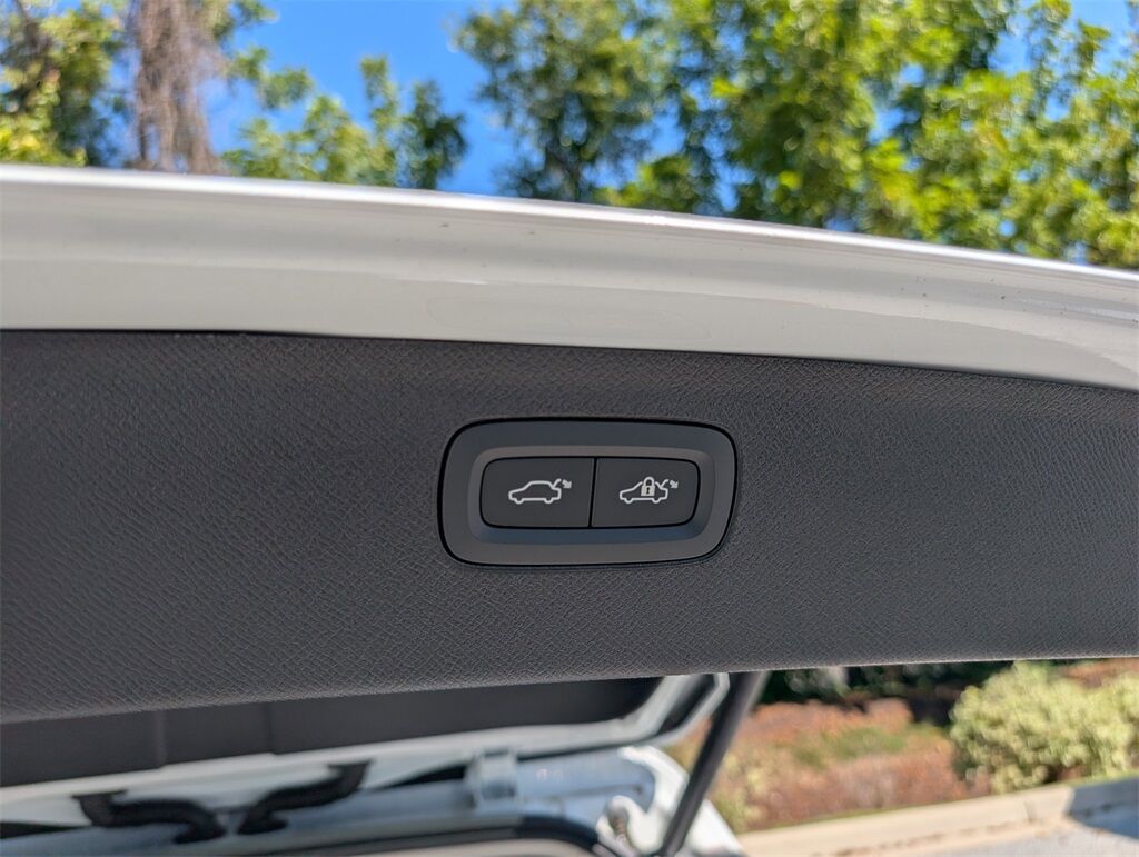 2025 Volvo XC90 Plug-In Hybrid T8 Plus Hunt Valley MD