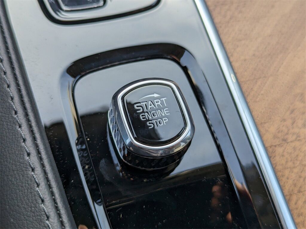 2025 Volvo XC90 Plug-In Hybrid T8 Plus Hunt Valley MD