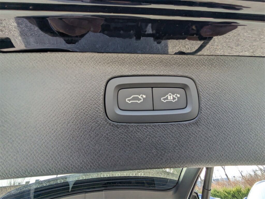 2025 Volvo XC90 Plug-In Hybrid T8 Plus Hunt Valley MD