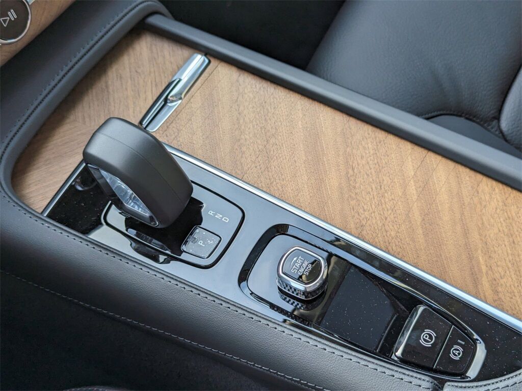 2025 Volvo XC90 Plug-In Hybrid T8 Plus Hunt Valley MD